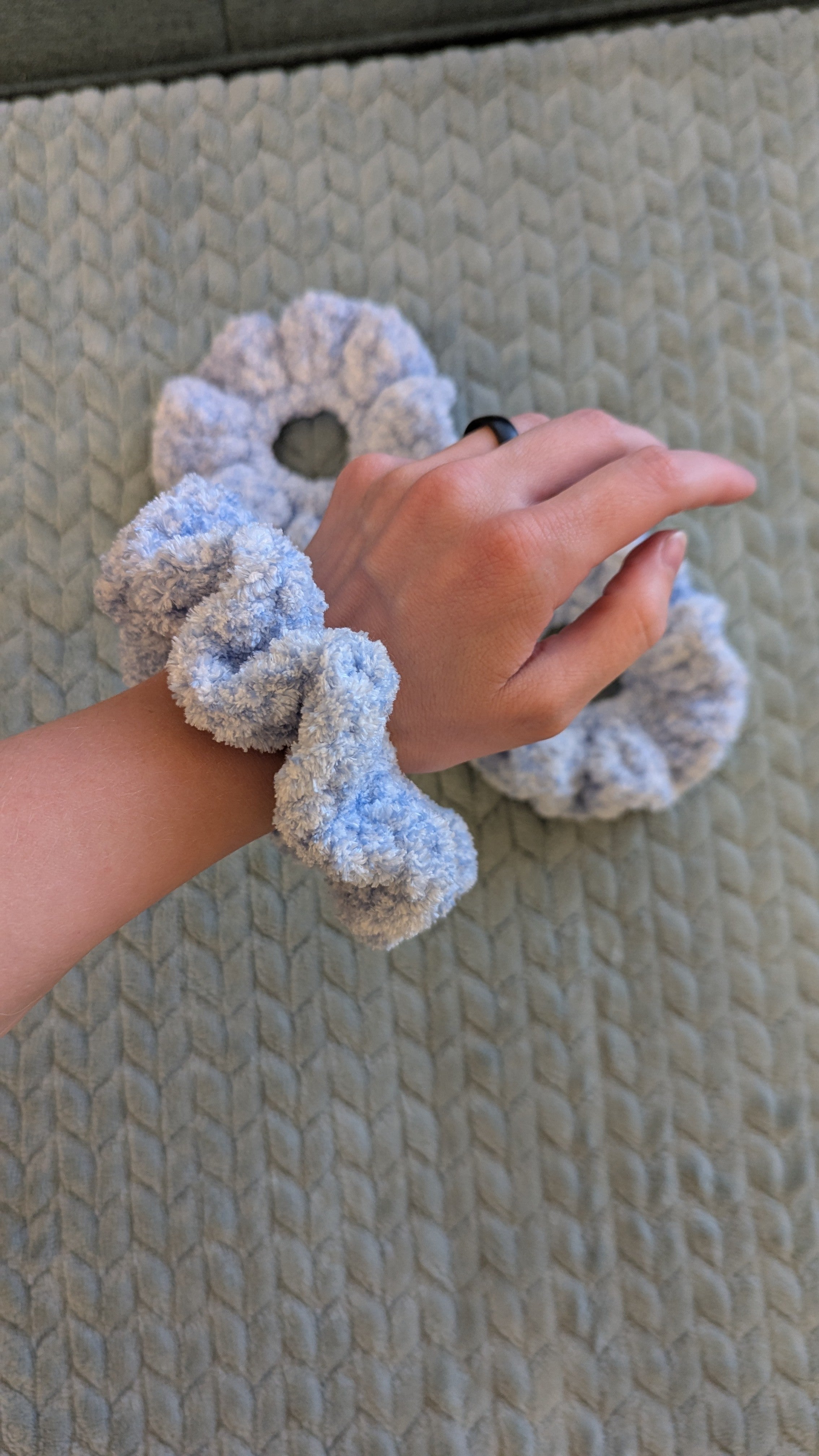 Velvet Scrunchies - Pepper Colors